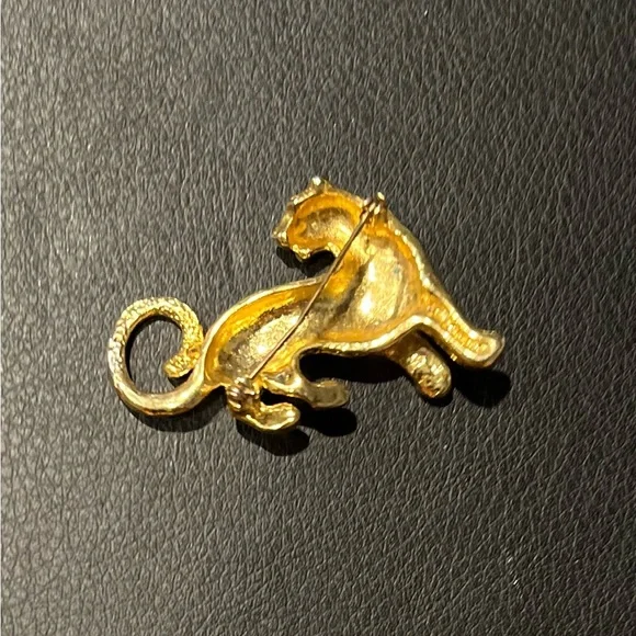 Leopard brooch to add some sparkle - Picture 2 of 2